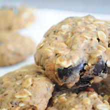 Load image into Gallery viewer, Dates and Chia Oatmeal Cookies